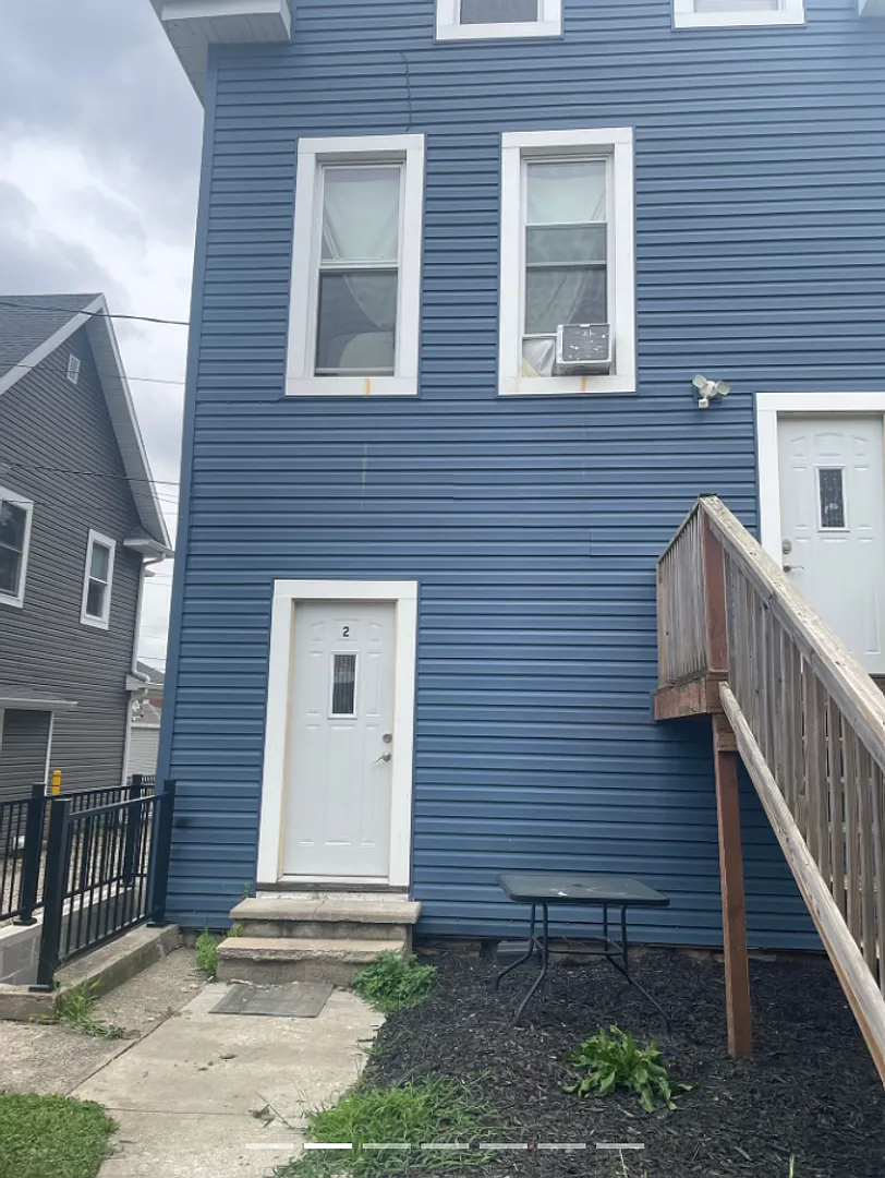 800 Brown — Photo 3