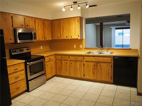 3rd image of 210 Talmage Ave