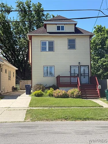 21 Amber St #UPPER Photo 1 21 Amber St #UPPER Photo 1