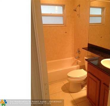 3rd image of 2120 NE 42nd Ct APT 5