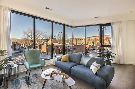 1st image of 3462 N Lincoln Ave #203