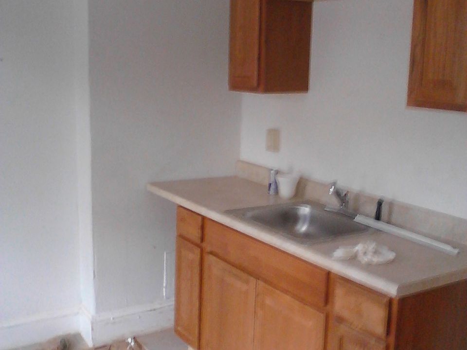 2nd image of 819 Chestnut Ave APT 2