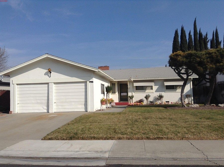 1st image of 14590 S Pueblo Dr