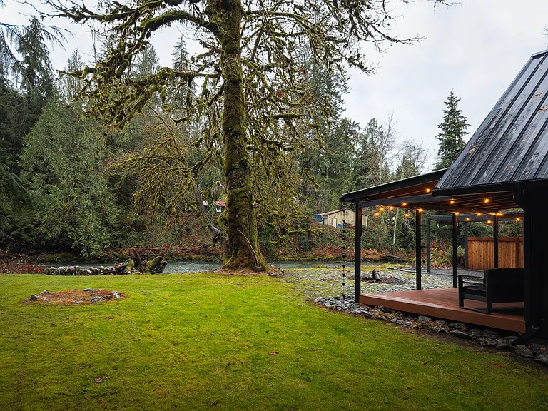 23418 N River Dr — Photo 19