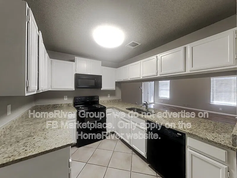 3 bed, 2.0 bath, 1260 sqft, $1,525 — Photo 2