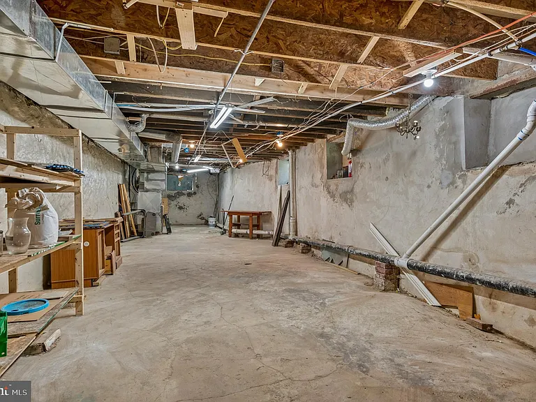 229 W Hansberry St — Photo 15