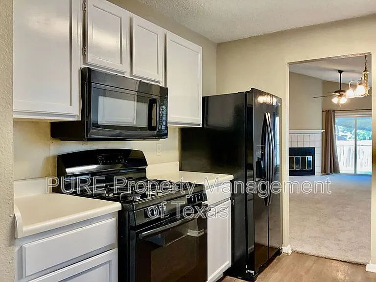 2105 Balsam Way — Photo 8