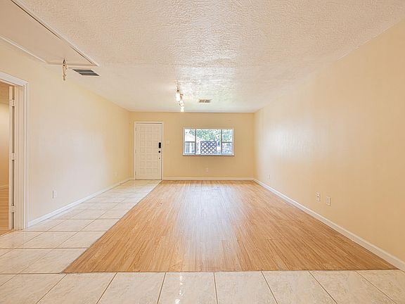 4th image of 4113 Edison St #B