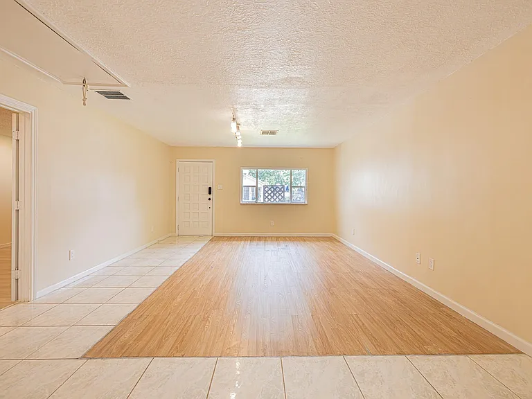 4113 Edison St — Photo 6