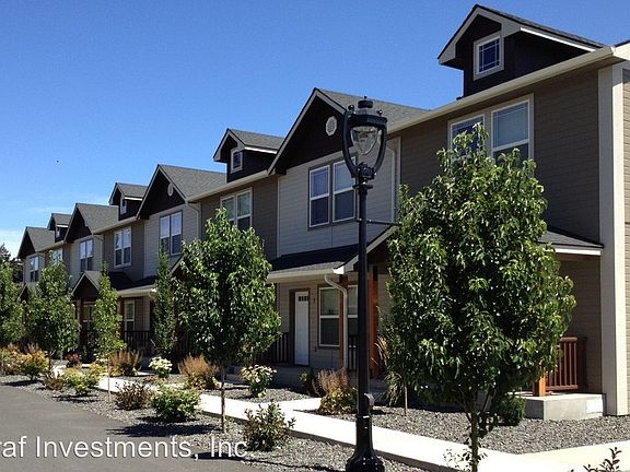 2nd image of 204 Valleyview Ave APT 01