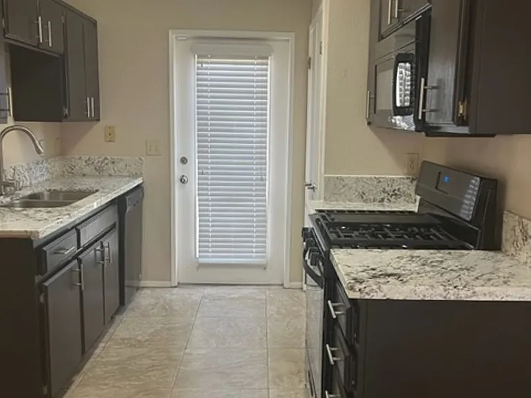 3104 Brookfield Loop — Photo 8