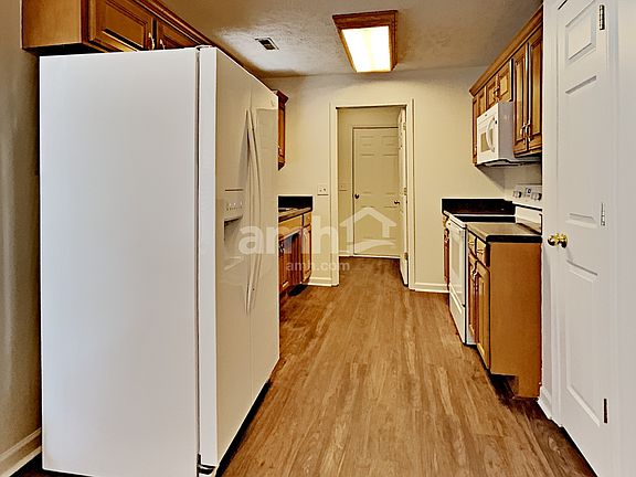 4th image of 3001 Mesquite Dr