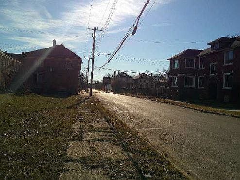 5th image of 4899 Hillsboro St