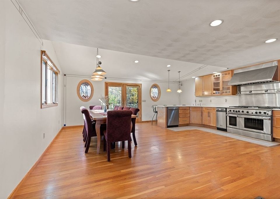 1st image of 203 Rogers Dr