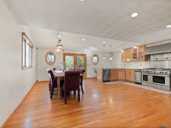 203 Rogers Dr, Stoughton, MA 02072