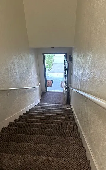 739 1/2 S Chevy Chase Dr #739-1/2 — Photo 3