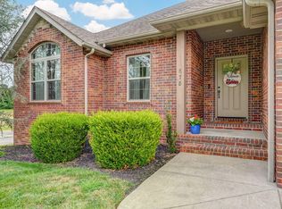 878 W Heather Glen Dr, Nixa, MO 65714