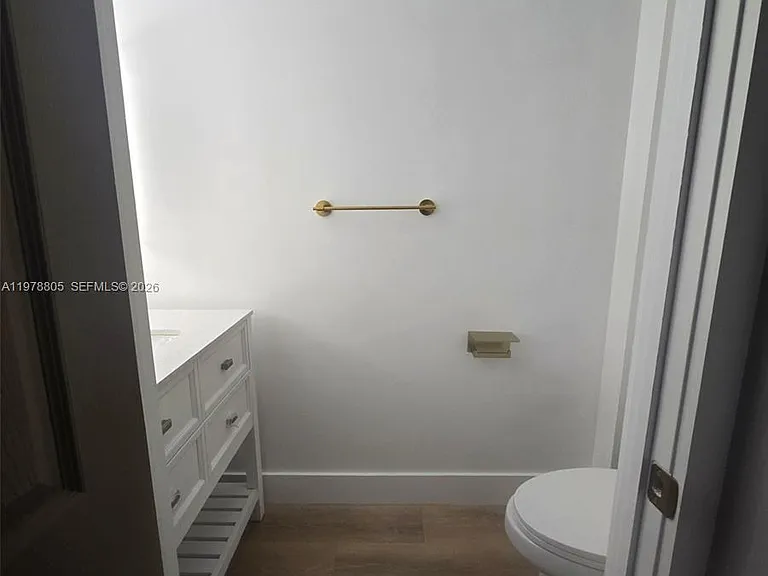 9800 W Bay Harbor Dr #305 — Photo 8