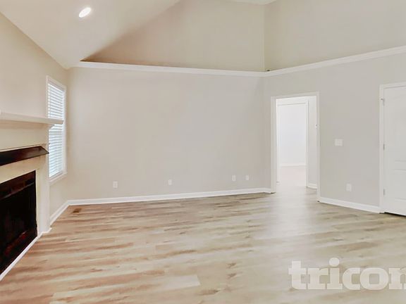 3rd image of 1800 University Dr