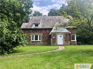 425 Chain O Hills Rd, Colonia, NJ 07067