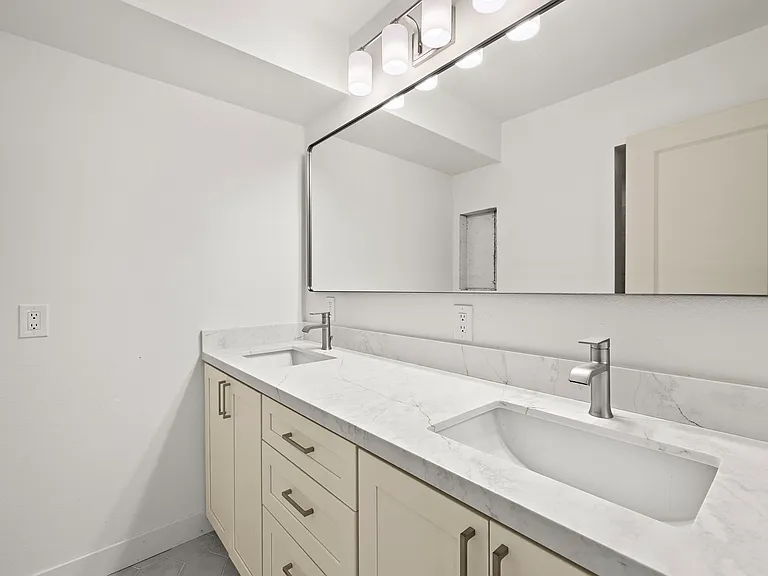 22311 Caminito Arroyo Seco #C — Photo 14