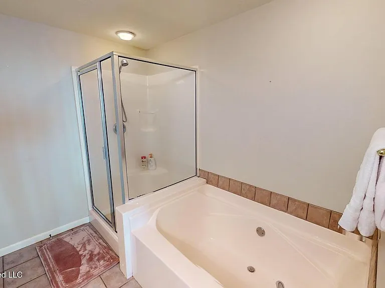 2230 Beach Dr #706 — Photo 13
