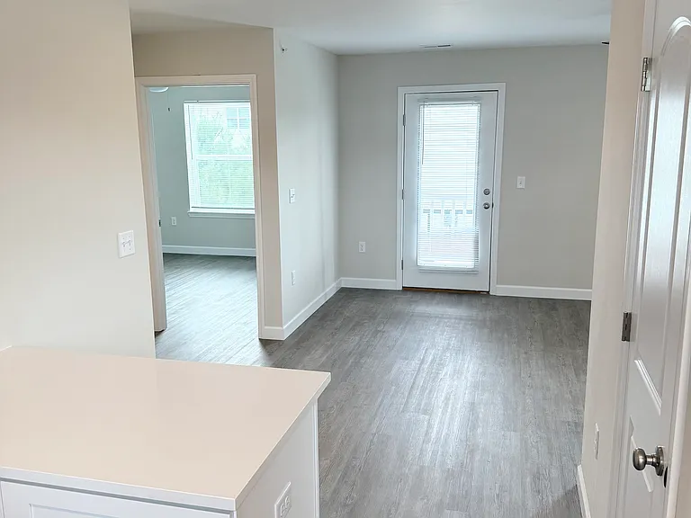 400 Maple Valley Dr — Photo 9