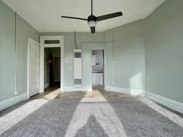 340 S Winebiddle St #9 — Photo 3