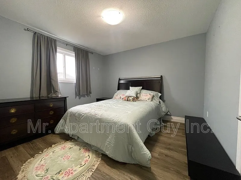 2 bed, 1.0 bath, $1,695 — Photo 2