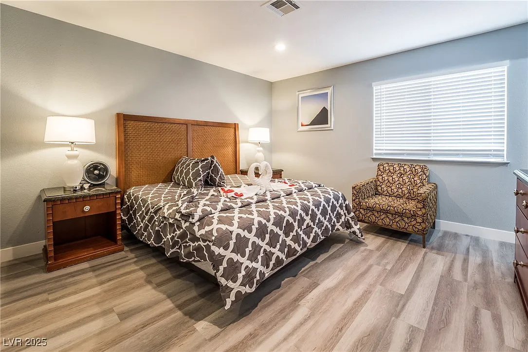 4 bed, 2.5 bath, 2004 sqft, $3,300 — Photo 3