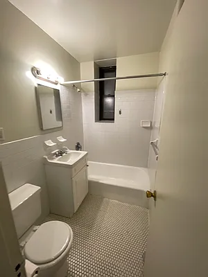 Rented by City Connections Realty | media 16