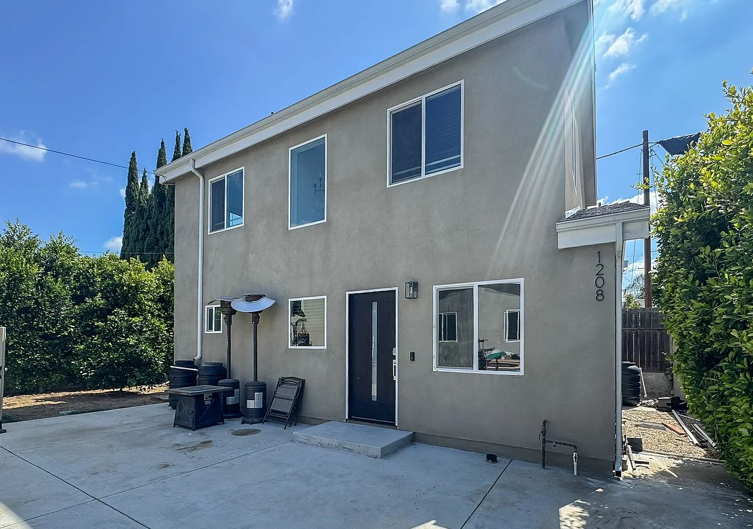 2 Weeks Move in Credit Now ! Townhouse Style 3BD + 2BA Backhouse - Nearby Loz Feliz, and Silverla... — Photo 4