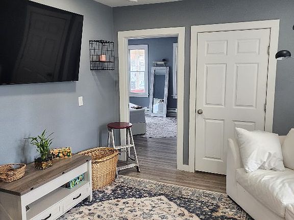 3rd image of 60 Charlotte St #2