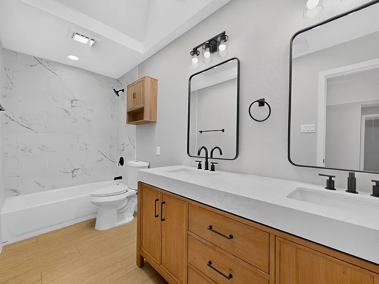 1748 Saint James Dr — Photo 25