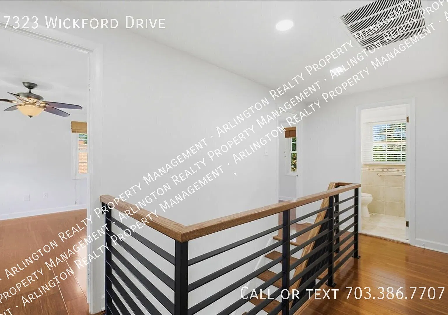 Spacious 4-Bedroom Colonial in Wickford — Photo 2