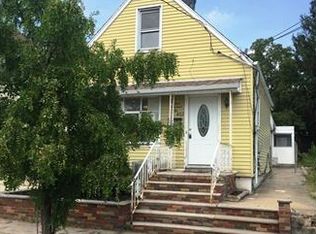 402 Lawrie St, Perth Amboy, NJ 08861