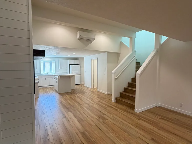 1050 NE Butler Market Rd #20 — Photo 6