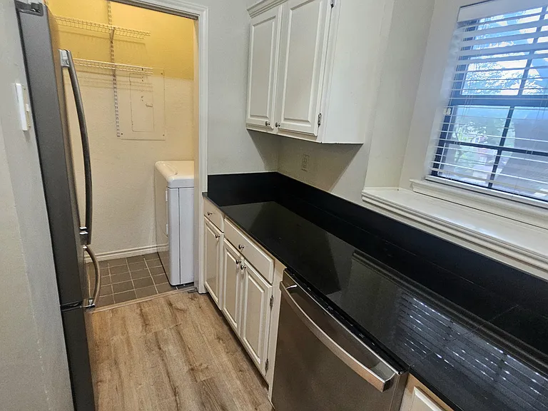 6004 Auburndale Ave #C — Photo 7