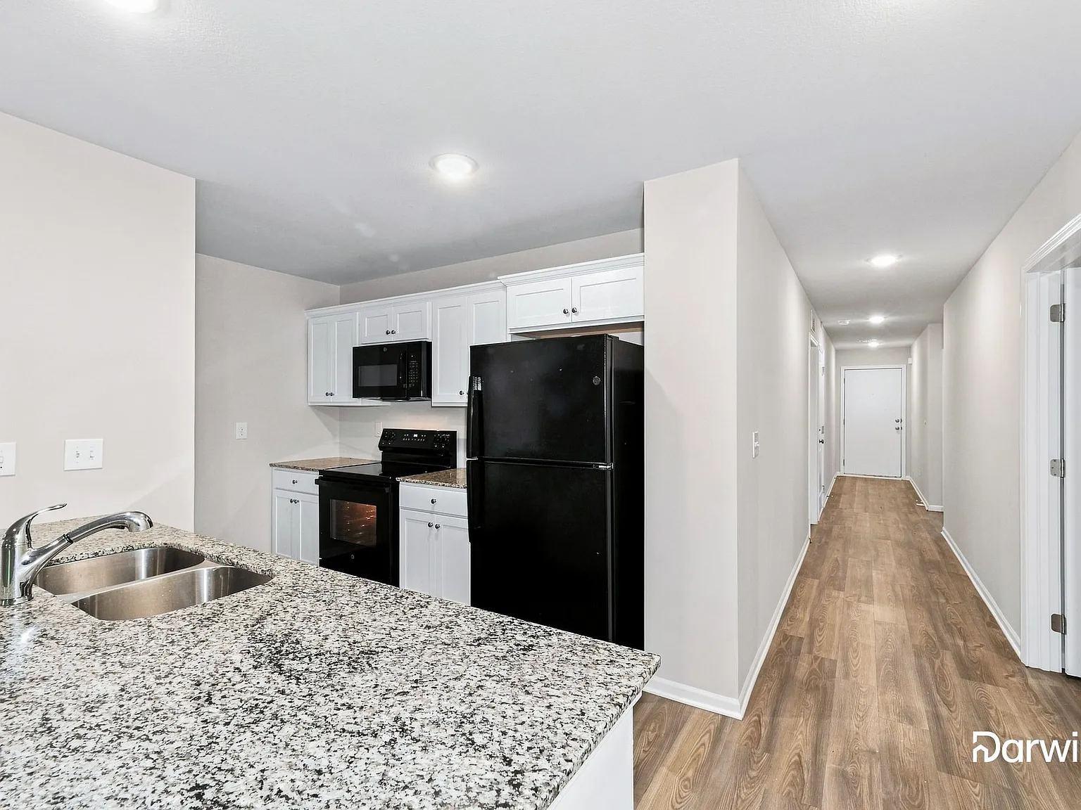 4 bed, 2.0 bath, 1401 sqft, $1,525 — Photo 3