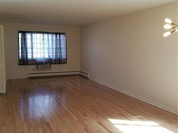 5th image of 517 Swanson Cres #517