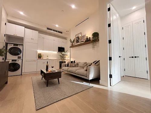 155 Smith St #1A Photo 1