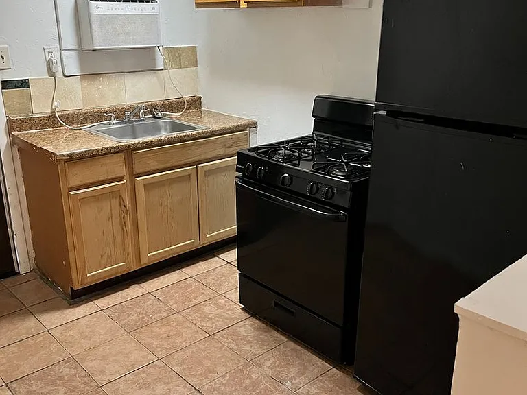 115 E Alturas St — Photo 3