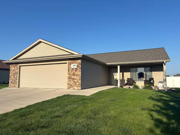 6124 Meander Cir, Juniata, NE 68955