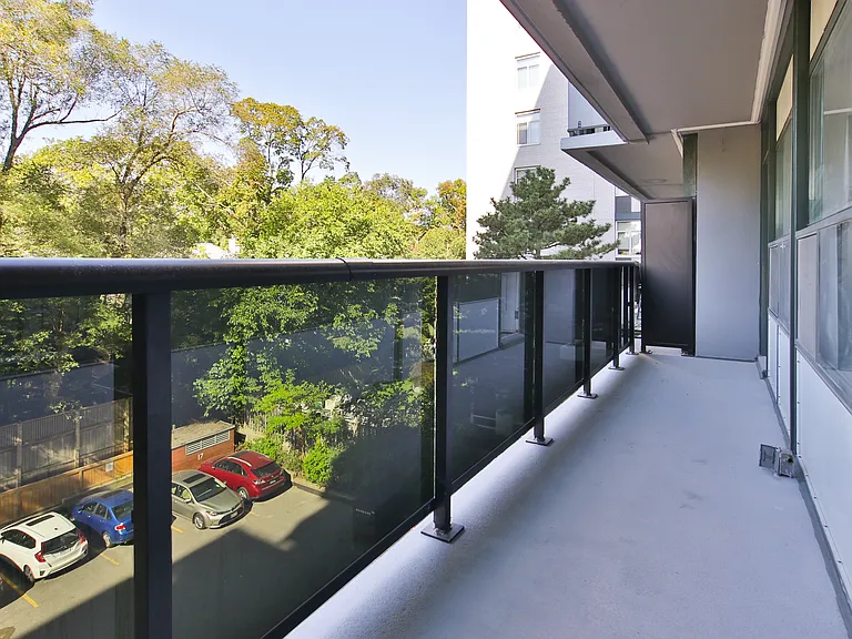 494 Avenue Rd #B — Photo 5