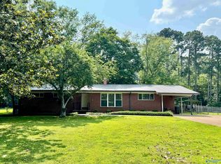 2103 Roseberry Dr, Scottsboro, AL 35769