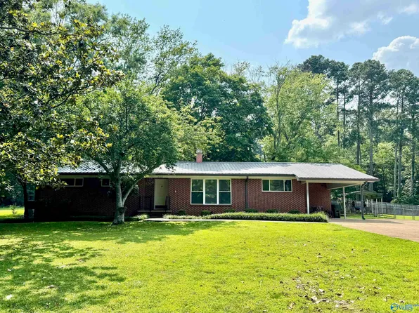 2103 Roseberry Dr, Scottsboro, AL 35769