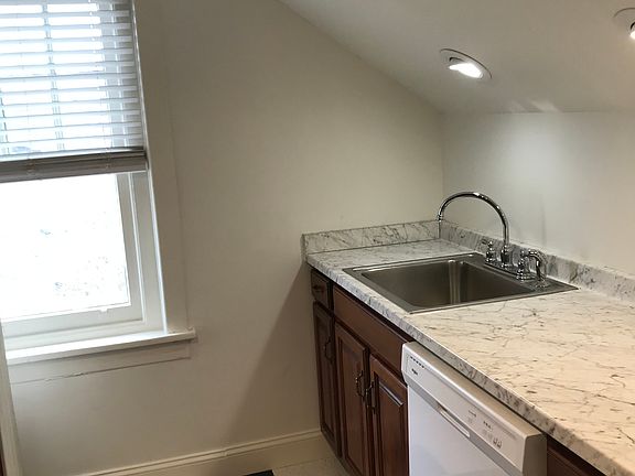 5th image of 123 E Market St APT 5