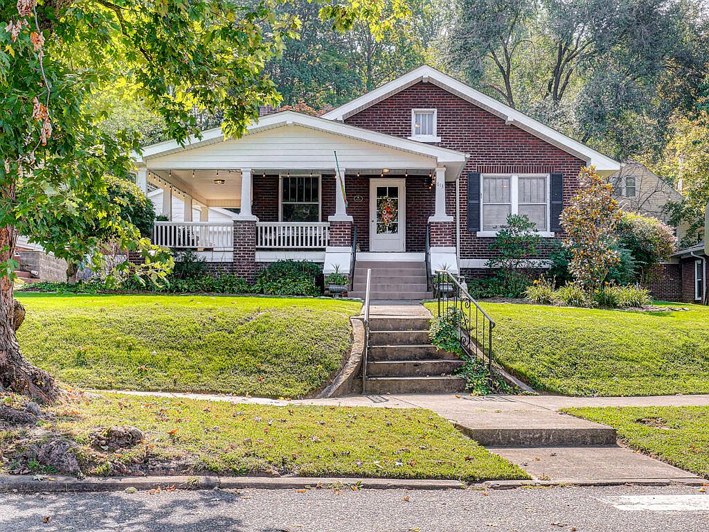613 W Poplar St, Johnson City, TN 37604 Zillow