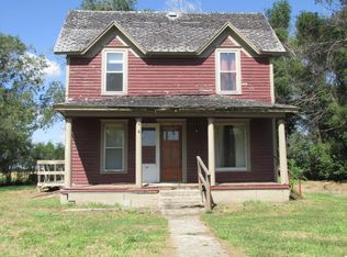 201 S 1st Ave, Woonsocket, SD 57385