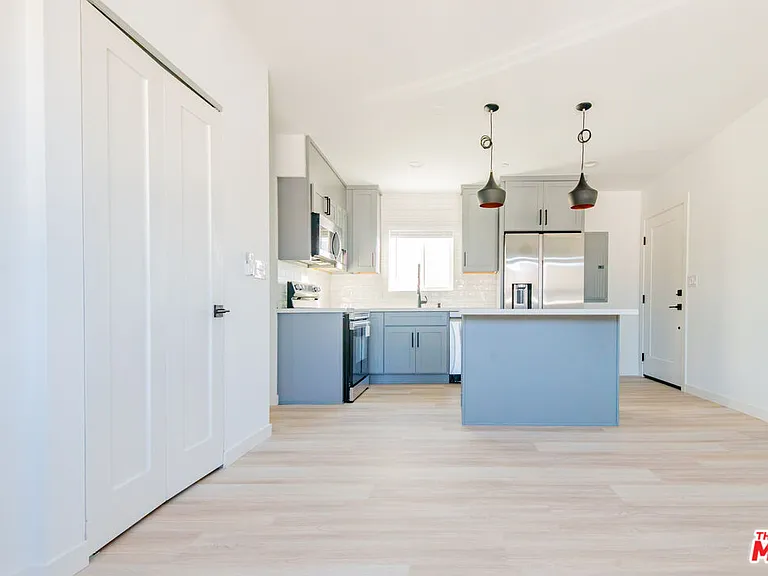 2602 Carnegie Ln #6 — Photo 6